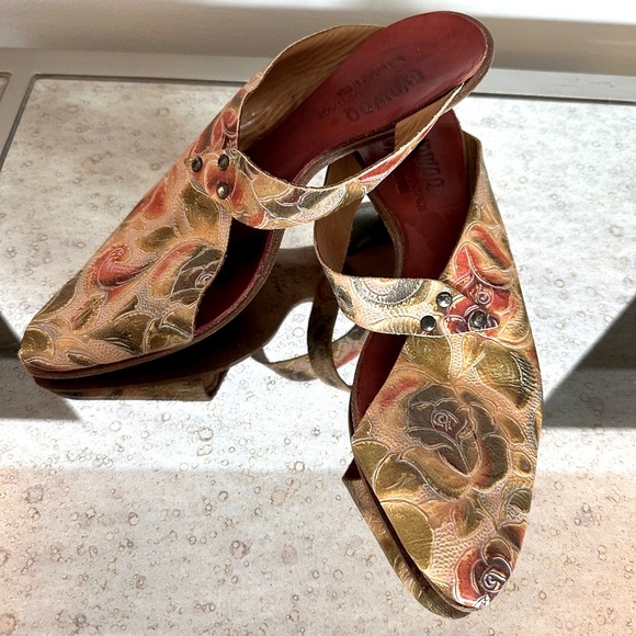 Unique and Rare CYDWOQ Vintage Mules Floral 7 1/2